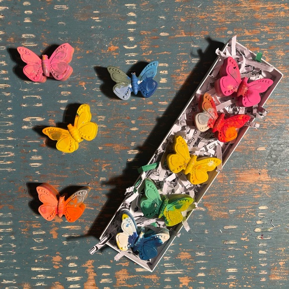 Mini pastel butterfly crayon set- great birthday gift - Picture 1 of 2